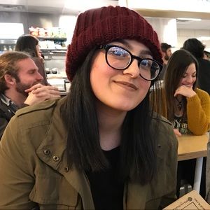 Meet your Posher, Rena